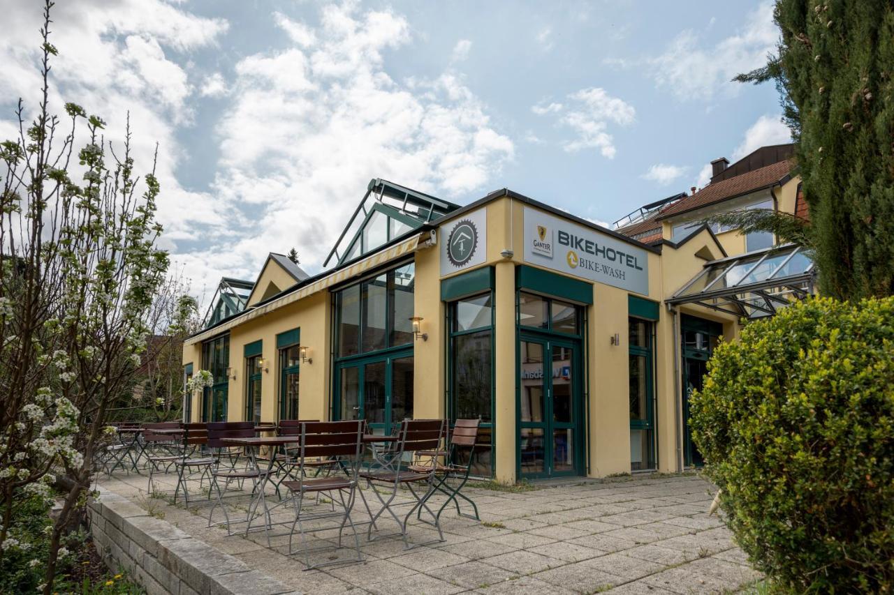 Bike- Und Ferienhotel Freiburg Merzhausen Exterior foto